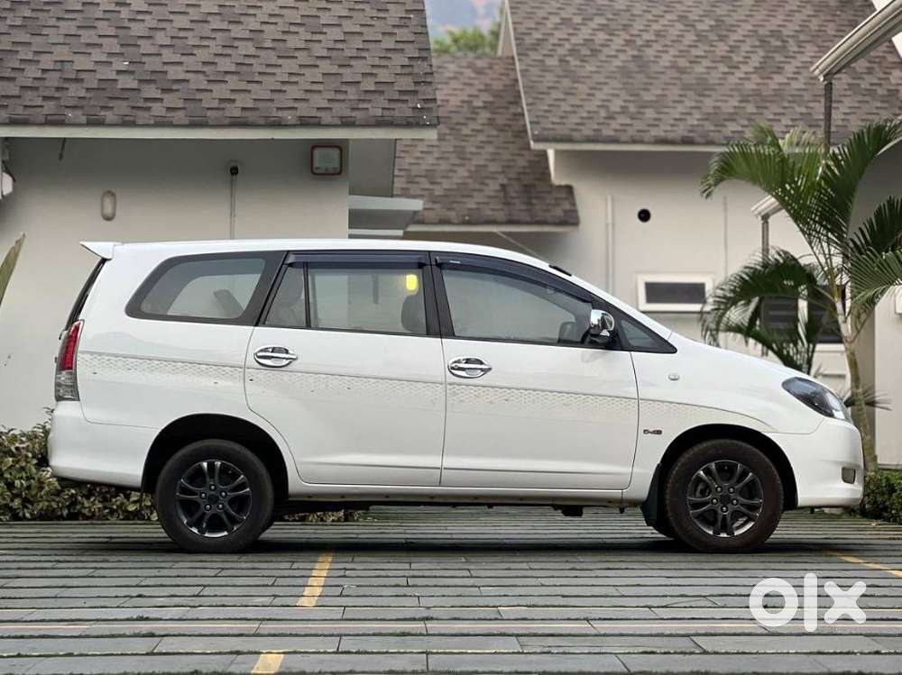 Toyota Innova 2004-2011 2.5 V Diesel 7-seater, 2011, Diesel