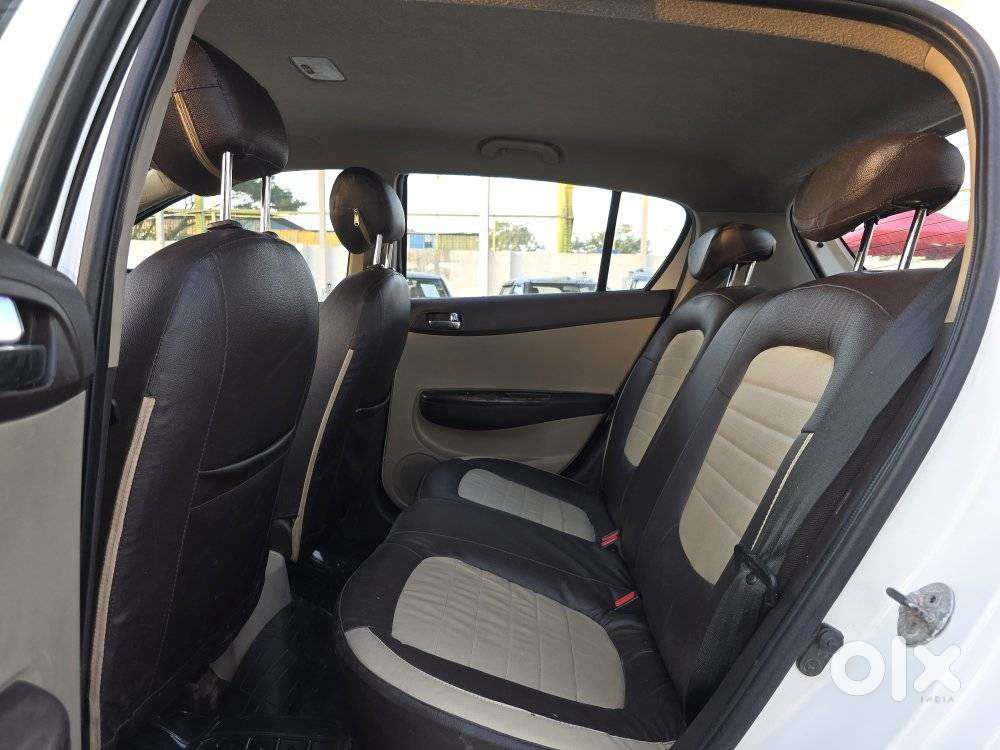 Hyundai I20 2010-2012 1.2 Sportz, 2011, Petrol