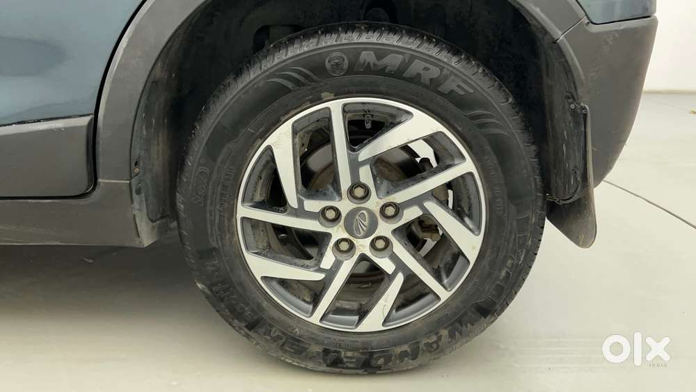 Mahindra Xuv300 1.2 W8 (o) Amt Petrol, 2022, Petrol