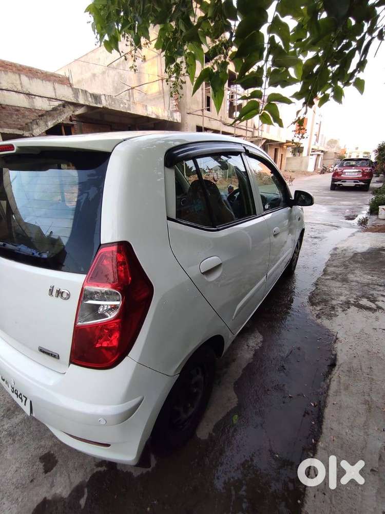 I10 Sportz 2013 Auto Side Mirror Chilled Ac Well Maintained Car