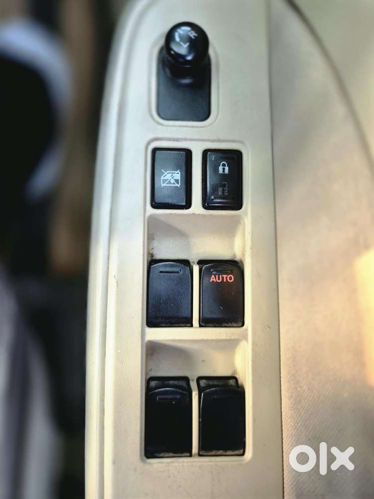 Maruti Suzuki Dzire 1.2 Vxi, 2017, Petrol