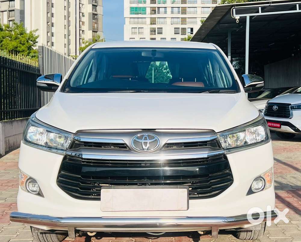 Toyota Innova Crysta 2.8 Gx At, 2016, Petrol