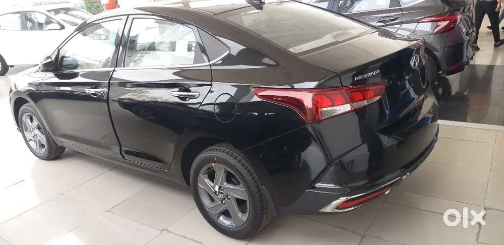 Black Verna Sx 1.5 Mt Petrol 2021