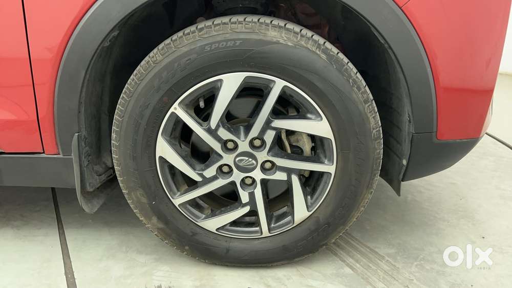 Mahindra Xuv300 1.2 W8 (o) Amt Petrol, 2022, Petrol