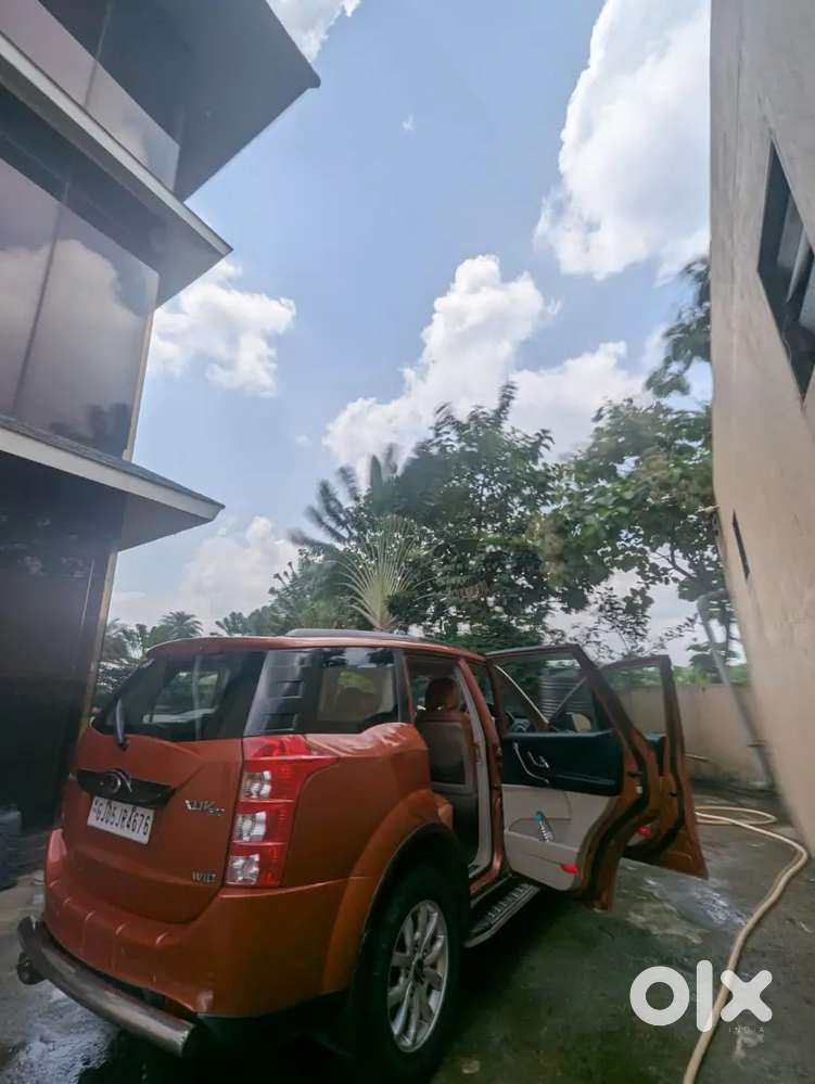 Mahindra Xuv500 2016 Diesel, Push Start,and Sunroof