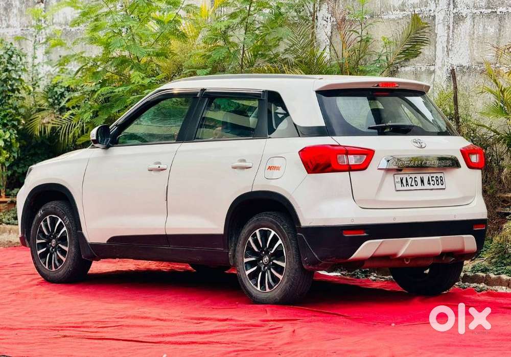 Toyota Urban Cruiser 1.5 Premium Grade Dual Tone At, 2022, Diesel