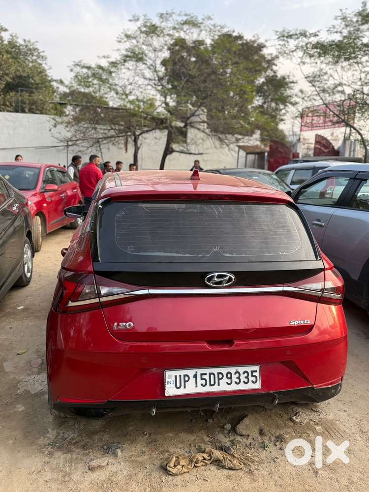 Hyundai I20 Sportz 1.2 Mt Dual Tone, 2022, Petrol