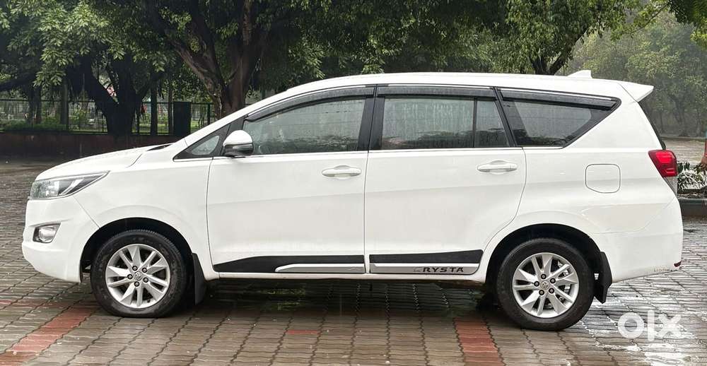 Toyota Innova Crysta 2.4 G Mt, 2020, Diesel