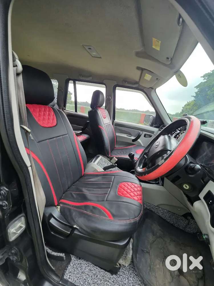Mahindra Scorpio S4 2017
