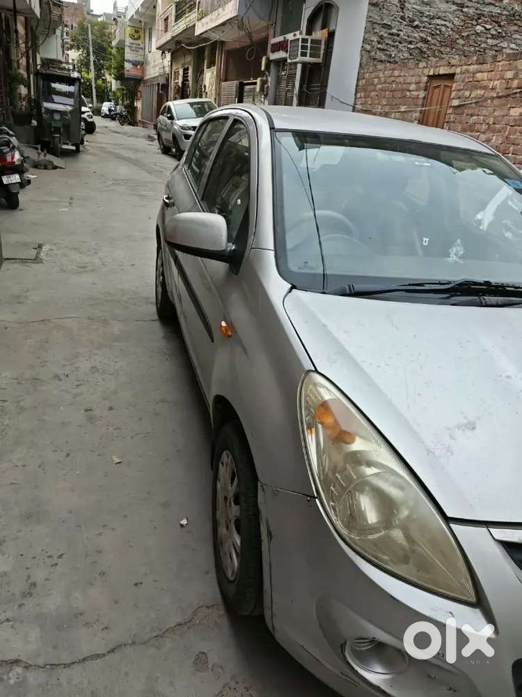 Good Condition  Hyundai I20 Magna 2011 With Manual Transmission