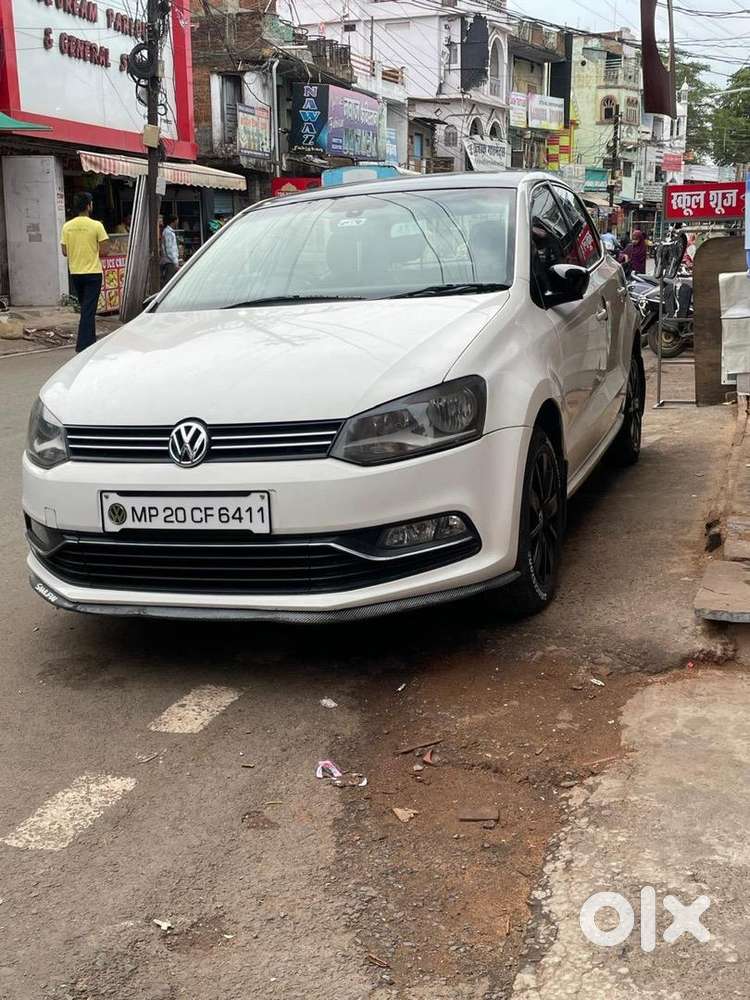 Volkswagen Petrol Manual 2nd-owned 2016