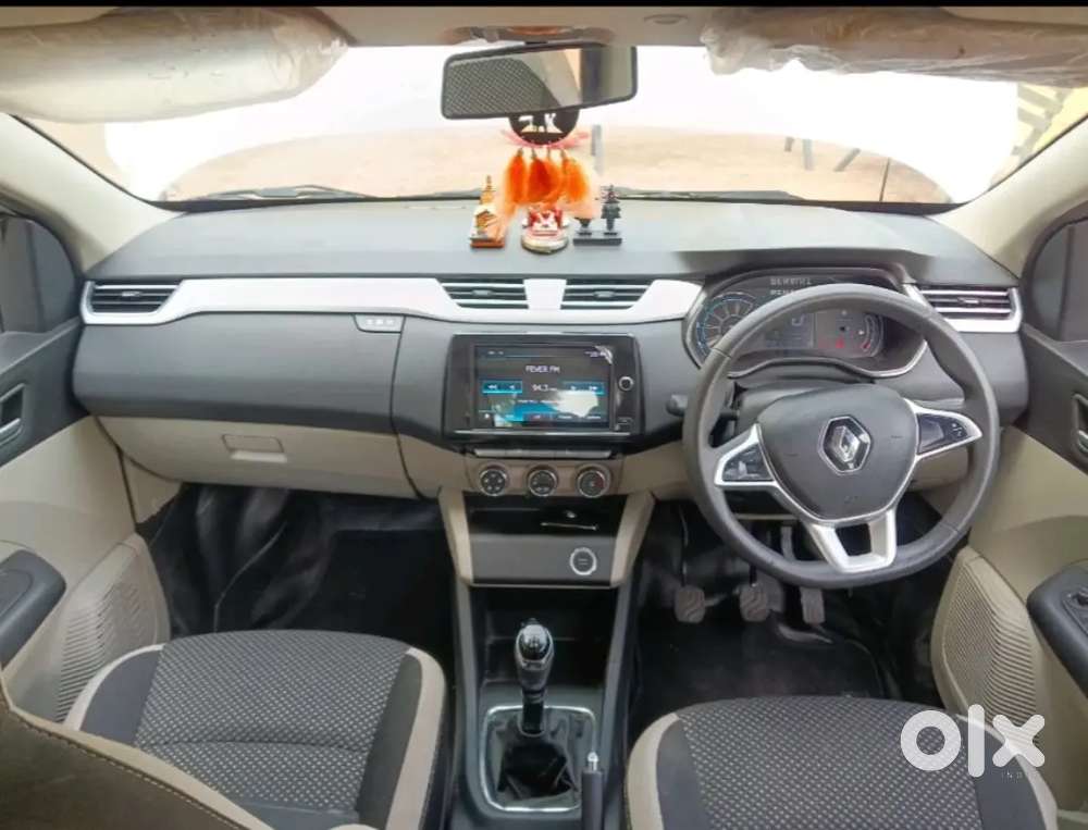 Renault Triber 2023 1.0 Rxz Dual Tone
