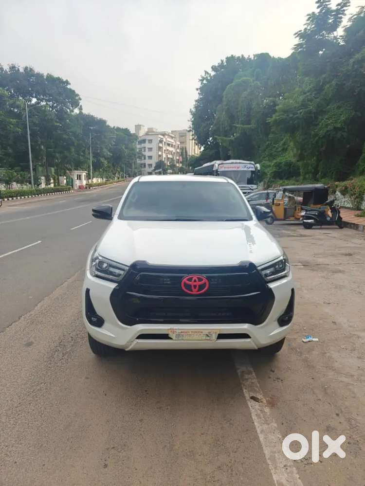 Toyota Hilux 2024 Diesel Well Maintained