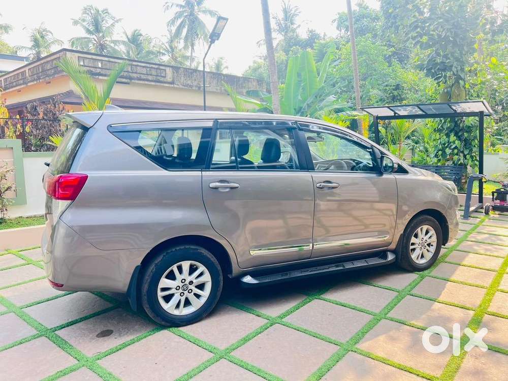 Toyota Innova Crysta 2017 Diesel Well Maintained