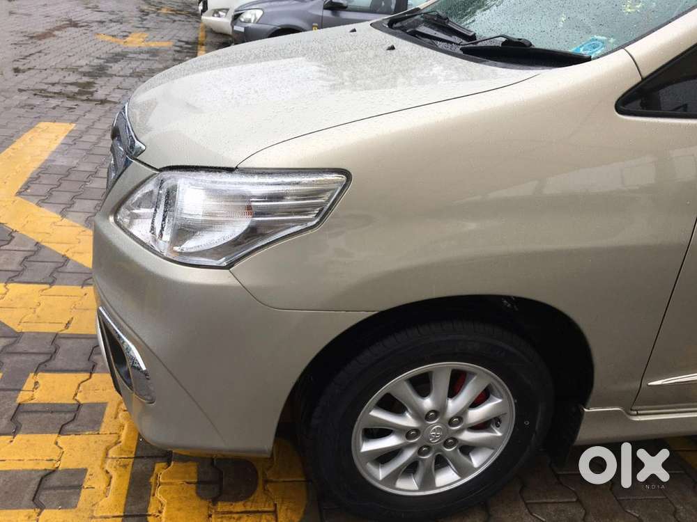 Toyota Innova 2014 Diesel - 7 Seater ( Captian Seats )