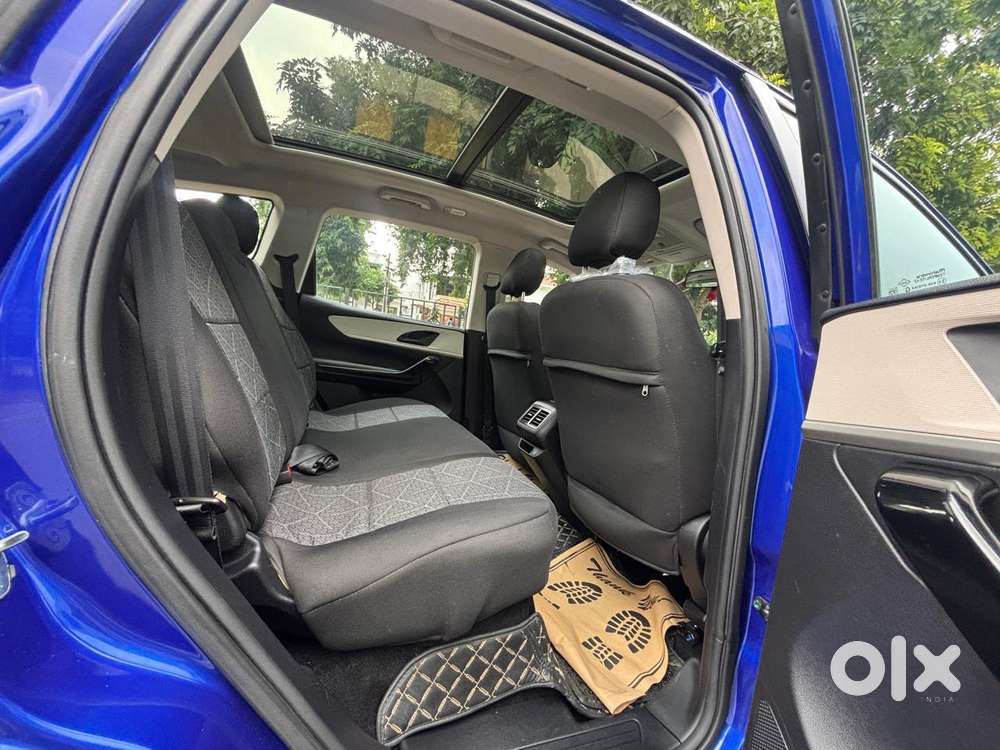 Mahindra Xuv700 2.2 Ax 5 Diesel Mt Str, 2023, Diesel