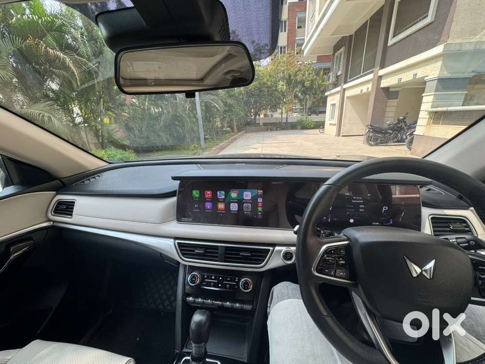 Mahindra Xuv700 2022 Petrol Automatic 7 Seater 1st Owner