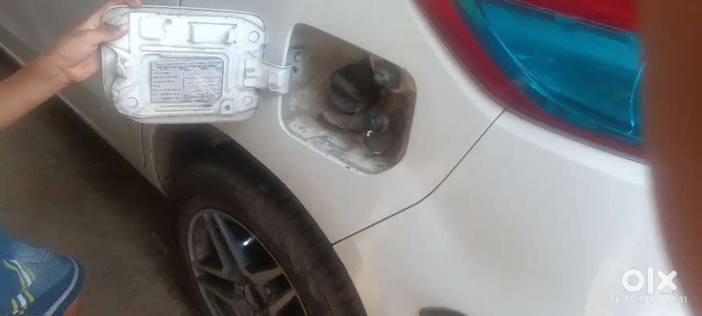 Gadi Ekadam Okay Contrition Charo Tayar New Battery New