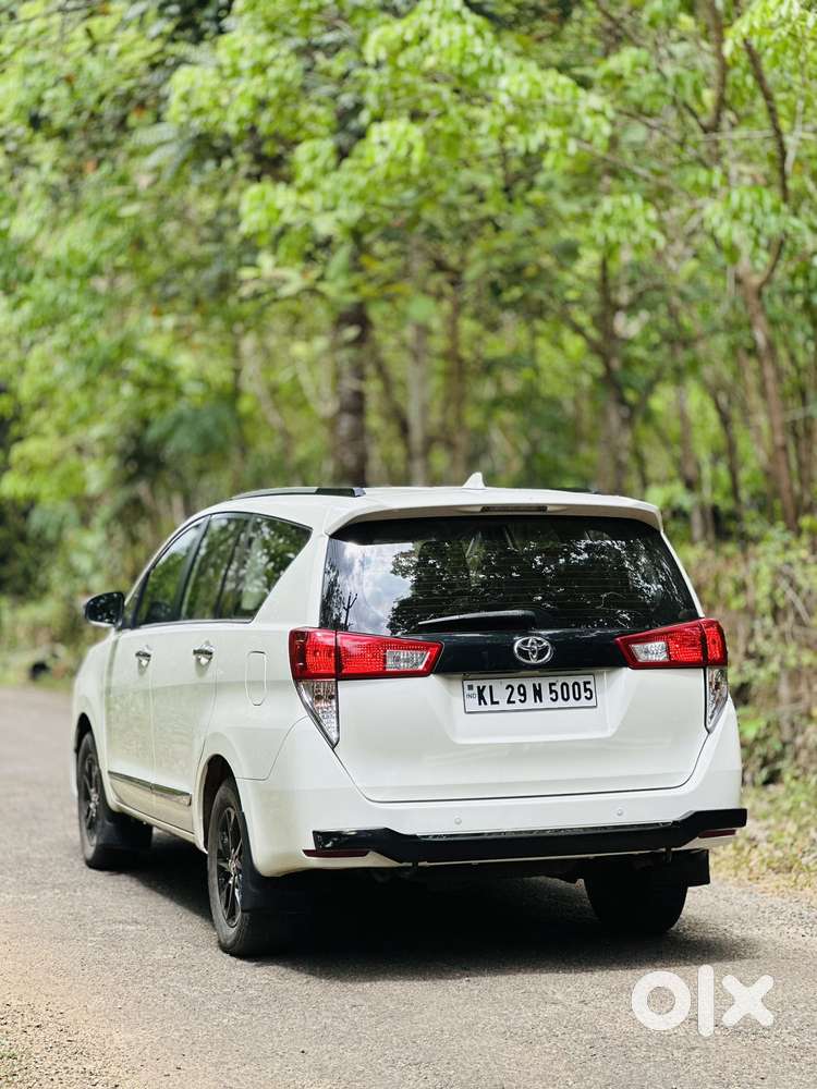Toyota Innova Crysta 2.4 V, 2018, Electric