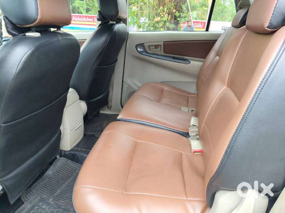 Toyota Innova G4 (8 Seat) Original Kerala