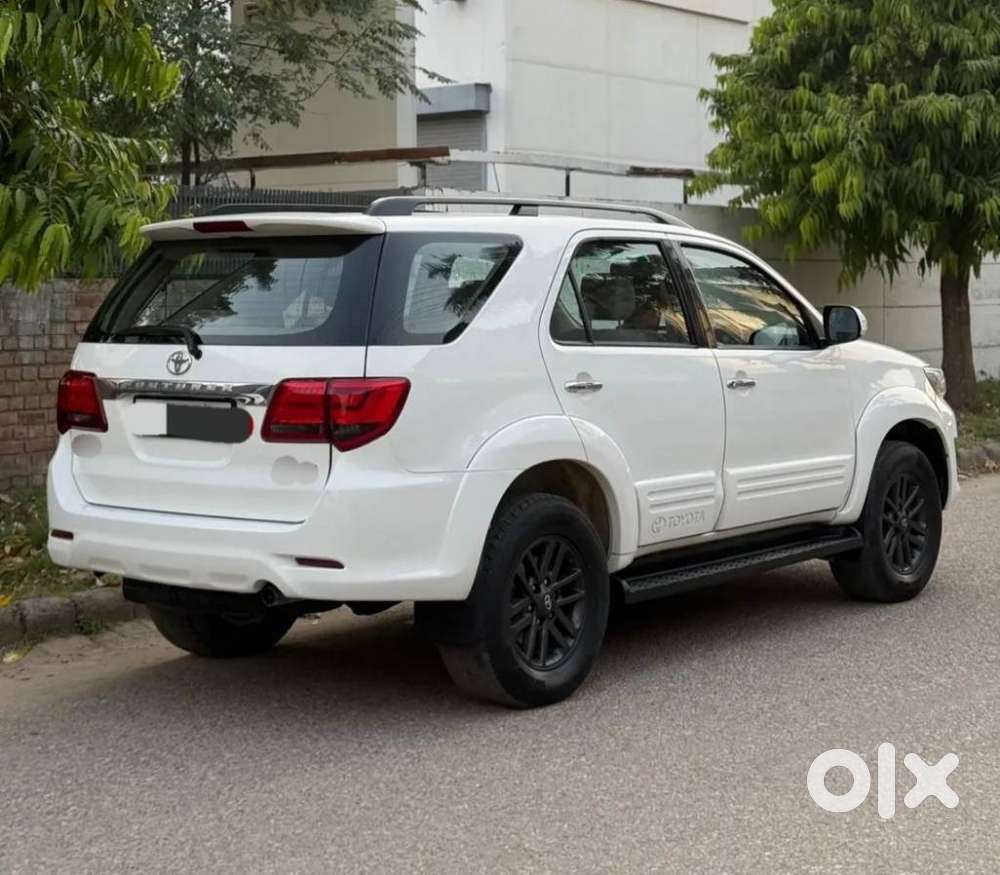 Toyota Fortuner 4x2 Manual, 2015, Diesel