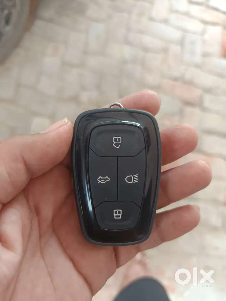 Tata Punch Manual 2025