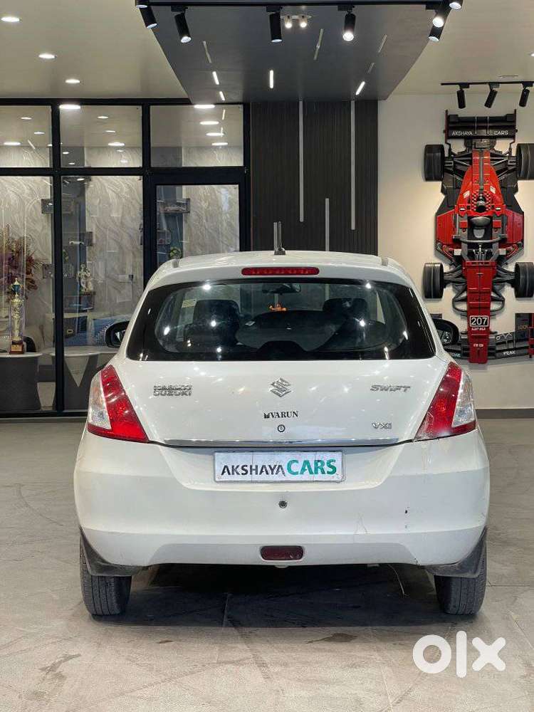 Maruti Suzuki Swift Vxi Abs Bsiv, 2016, Petrol