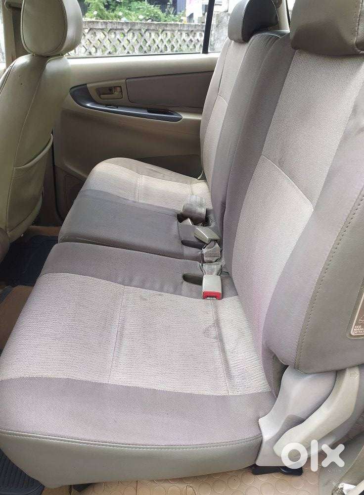 Toyota Innova 2004-2011 2.5 V Diesel 8-seater, 2008, Diesel
