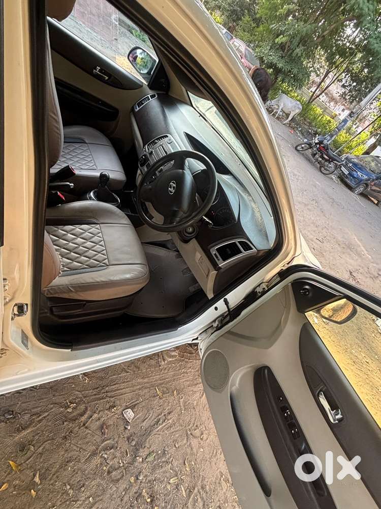 Hyundai I20 Magna 2010 Car