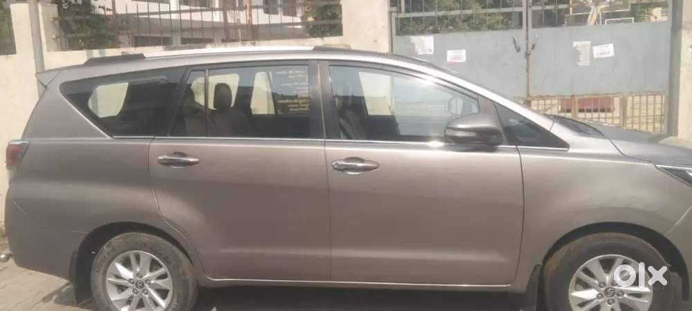 Toyota Innova Crysta 2017