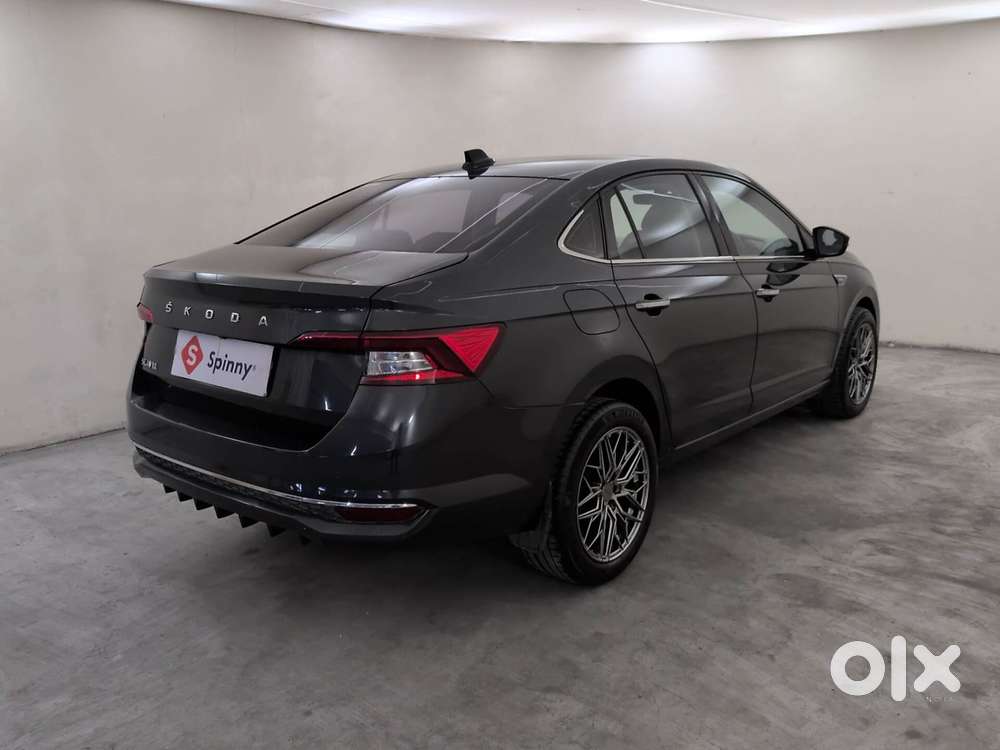 Skoda Slavia Style 1.0l Tsi At, 2022, Petrol