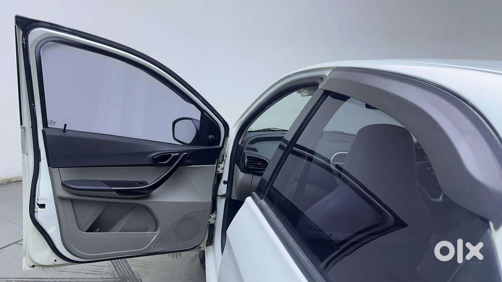 Tata Tiago 1.2 Revotron Xm, 2016, Petrol
