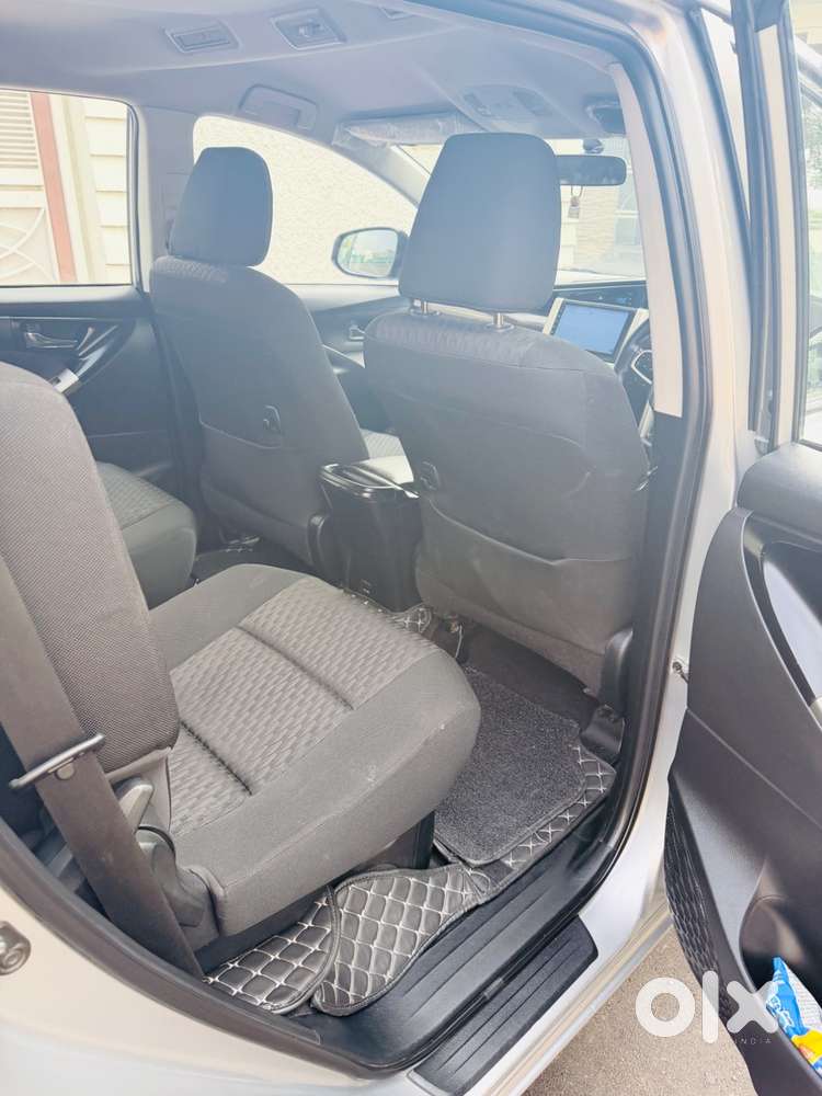 Toyota Innova Crysta 2018 G Manual Pb03
