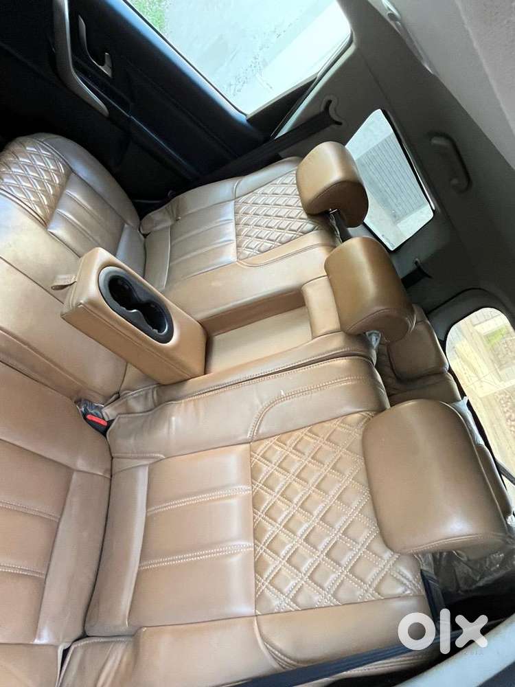 Vip No. Mahindra Xuv W11(o), Good Condition, Agency Record Service