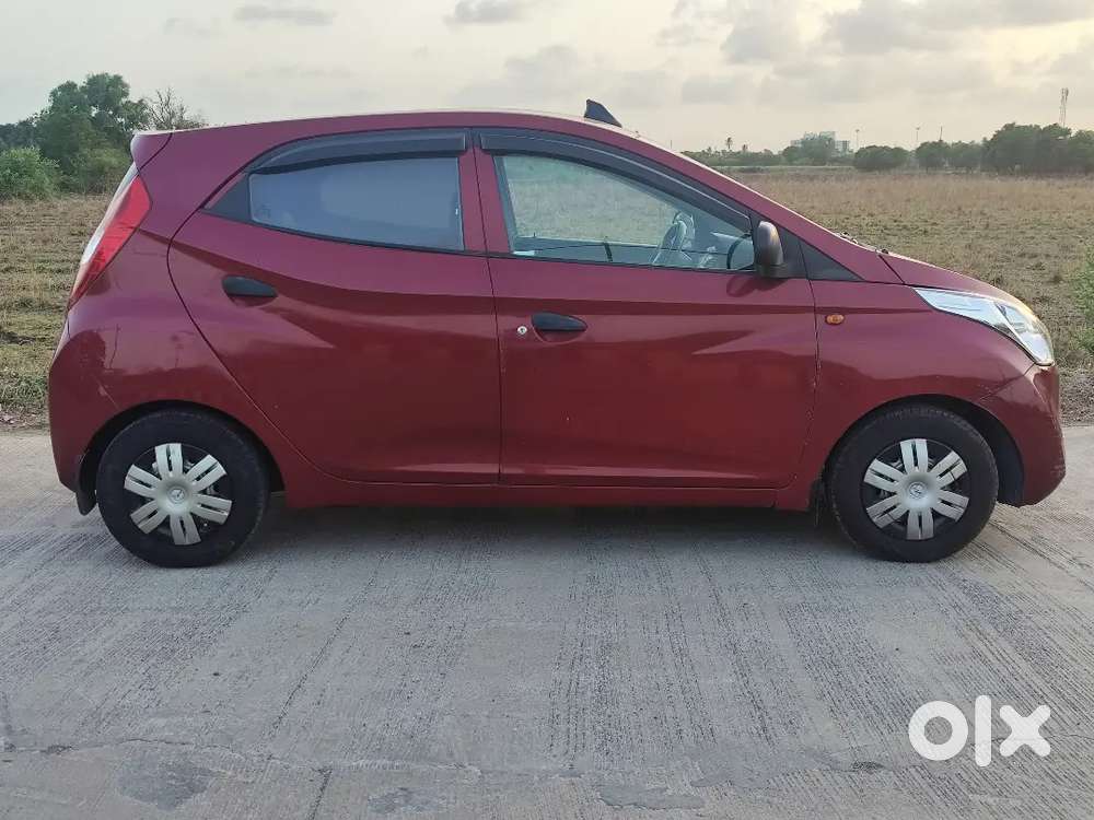 Hundai Eon Dlite+/petrol+cng, Model(23/10/2015)