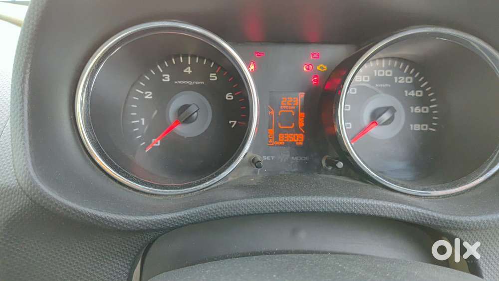 Mahindra Tuv 300 T8, 2017, Diesel