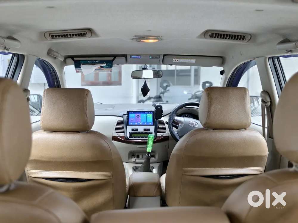 Toyota Innova 2014