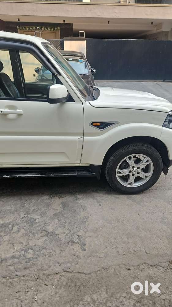 Mahindra Scorpio S10, 2017, Diesel