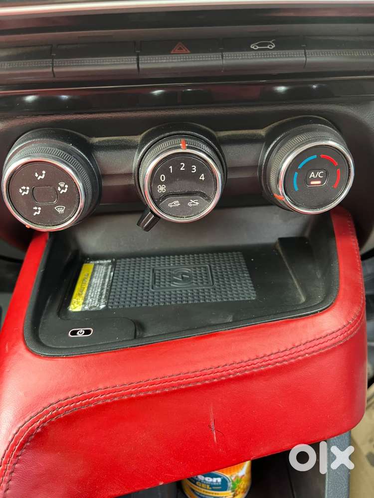 Nissan Magnite Kuro Edition Petrol Amt, 2025, Petrol