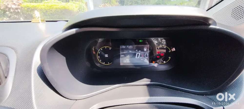 Tata Nexon 2025 Petrol Manual