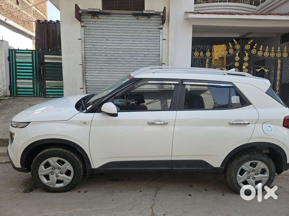 Hyundai Venue Petrol 2021