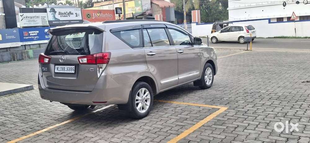 Toyota Innova Crysta 2.4 G Mt, 2023, Diesel