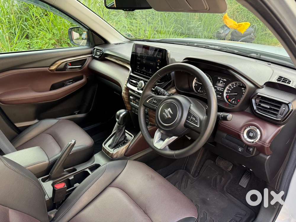Maruti Suzuki Grand Vitara 1.5 Alpha Smart Hybrid Dual Tone, 2024, P..