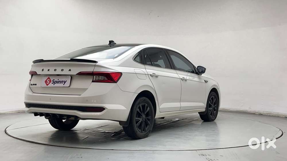 Skoda Slavia Style 1.0l Tsi At, 2023, Petrol