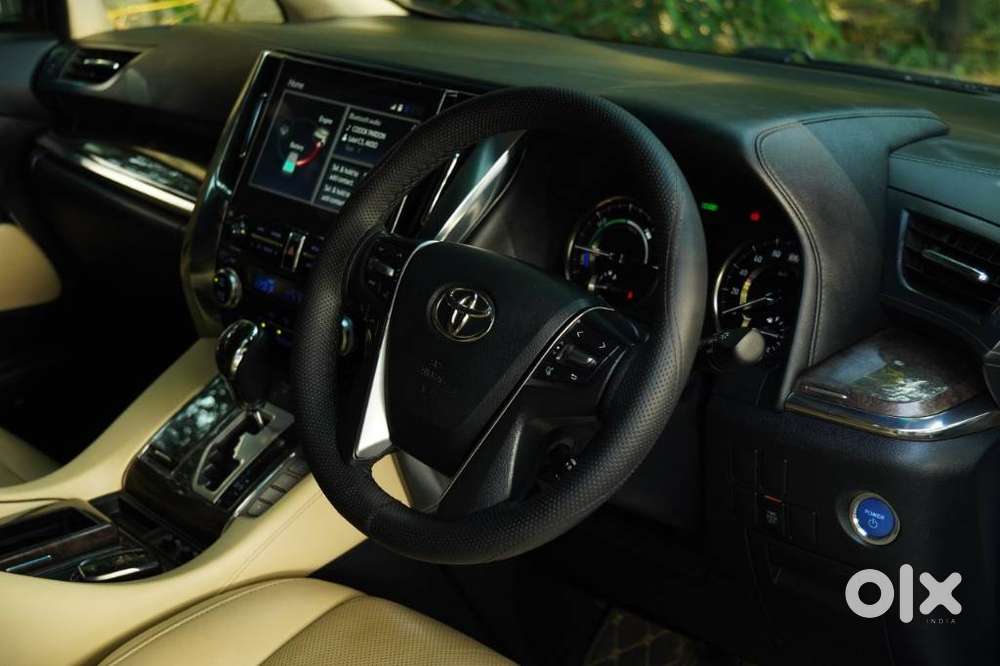 Toyota Vellfire 2.5 Hybrid, 2022, Petrol
