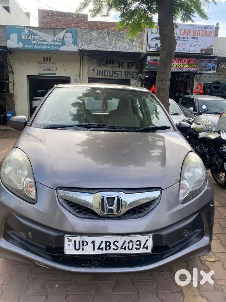 Honda Brio 2012 Petrol Well Maintained