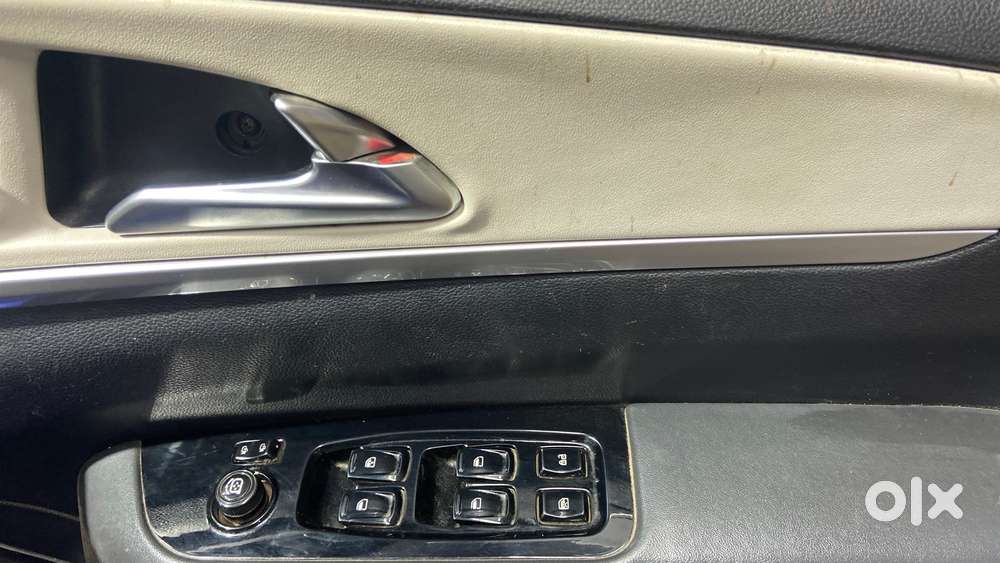 Mahindra Xuv700 2.2 Ax 7 Diesel At Luxury Pack Str, 2021, Diesel