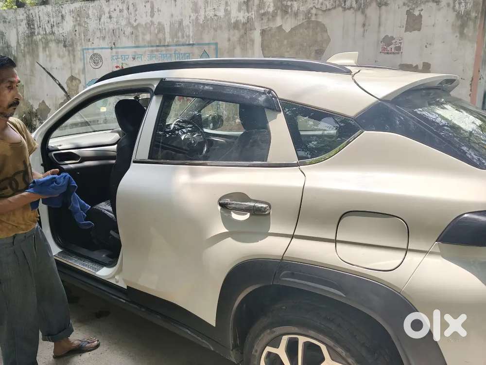 Maruti Suzuki Fronx 2024 Petrol Well Maintained