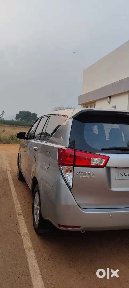 Innova Crysta Vx 8 Str