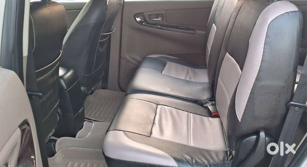 Toyota Innova 2.5 V 8 Str, 2015, Diesel